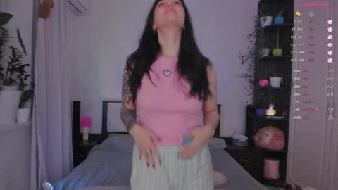 Ariella  online show from November 2025 01:54:02 PM