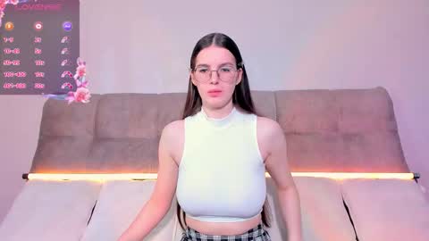 Ariella online show from September 2025 04:01:02 AM