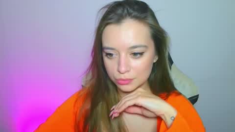 Ariel online show from October 2025 01:00:02 PM