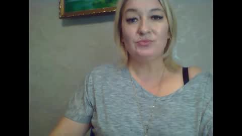 ArielXLoveresss online show from October 2025 03:13:01 PM