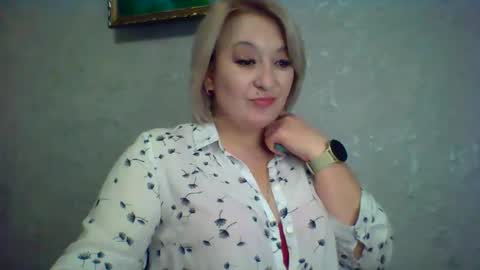 ArielXLoveresss online show from November 2025 05:18:02 AM