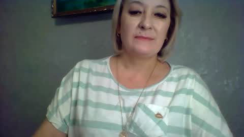 ArielXLoveresss online show from November 2025 08:31:01 AM