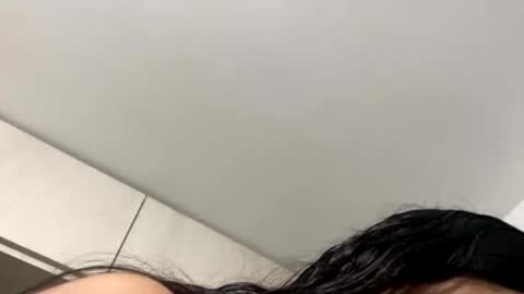 aries_plays online show from November 2025 12:32:01 AM