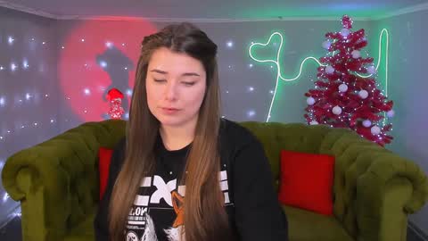 Snapshot of arigraynor chatting on December 2024 12:20:02 PM Ari online show from December 2024 12:20:02 PM