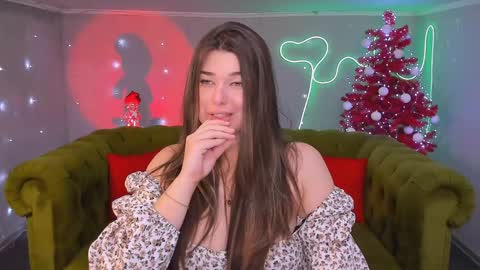 Snapshot of arigraynor chatting on January 2025 04:17:01 PM Ari online show from January 2025 04:17:01 PM