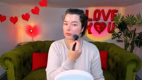 Snapshot of arigraynor chatting on February 2025 01:15:02 PM Ari online show from February 2025 01:15:02 PM