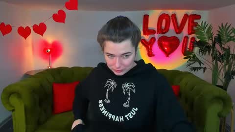 Snapshot of arigraynor chatting on February 2025 12:59:02 PM Ari online show from February 2025 12:59:02 PM