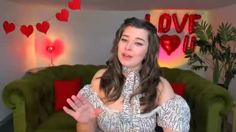 Snapshot of arigraynor chatting on March 2025 05:43:02 PM Ari online show from March 2025 05:43:02 PM