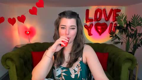 Snapshot of arigraynor chatting on March 2025 03:18:01 PM Ari online show from March 2025 03:18:01 PM