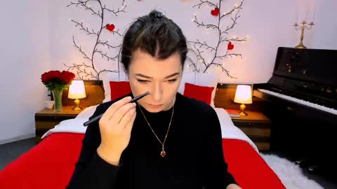 Snapshot of arigraynor chatting on September 2025 09:23:02 AM Ari online show from September 2025 09:23:02 AM