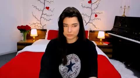 Snapshot of arigraynor chatting on October 2025 09:18:02 AM Ari online show from October 2025 09:18:02 AM