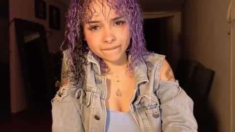 Snapshot of arikatorres chatting on October 2025 01:49:01 AM Arin online show from October 2025 01:49:01 AM