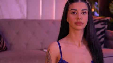 Arina online show from November 2025 06:32:01 PM