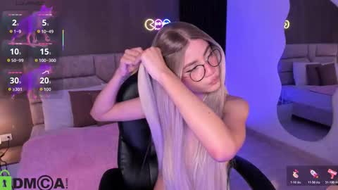 Ari  online show from November 2025 12:24:02 AM