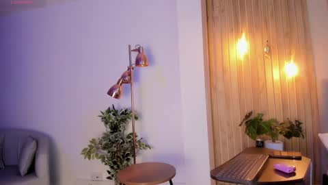 Ari Robert online show from October 2025 02:53:02 AM