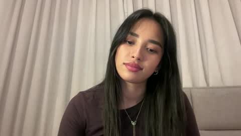 Snapshot of arivonne chatting on November 2025 03:27:01 PM Lily online show from November 2025 03:27:01 PM