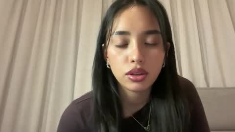 Snapshot of arivonne chatting on November 2025 07:36:02 PM Lily online show from November 2025 07:36:02 PM