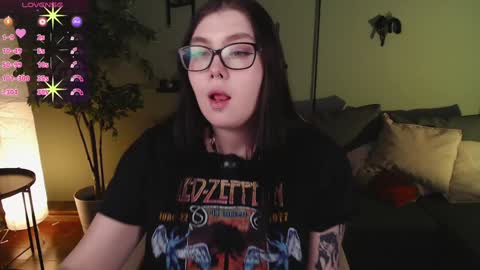 Astrid online show from December 2024 03:28:02 PM