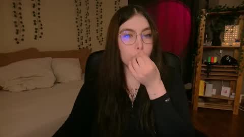 Astrid online show from October 2025 01:28:02 AM