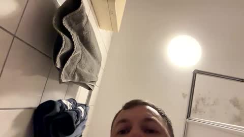 armyskater32 online show from September 2025 08:08:01 PM