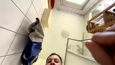 armyskater32 online show from October 2025 09:59:02 AM