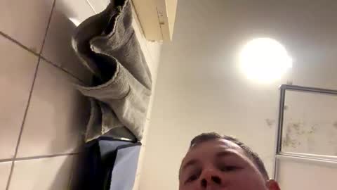 armyskater32 online show from November 2025 09:25:02 PM