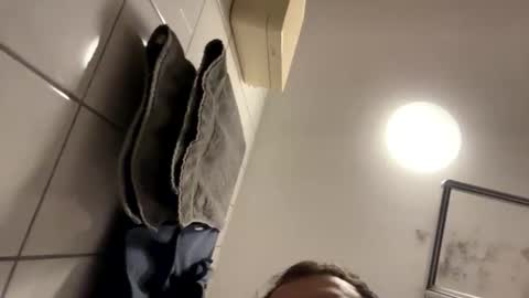 Snapshot of armyskater32 chatting on February 2026 12:00:01 AM armyskater32 online show from February 2026 12:00:01 AM