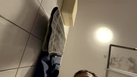 Snapshot of armyskater32 chatting on February 2026 08:28:01 PM armyskater32 online show from February 2026 08:28:01 PM