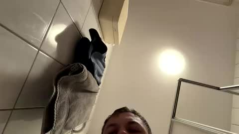 armyskater32 online show from April 2026 08:17:01 PM