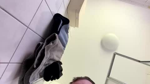 armyskater32 online show from April 2026 01:24:02 PM