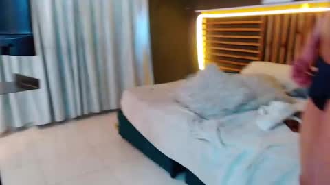 Snapshot of arnoldtaylor chatting on November 2025 09:35:02 PM Arnold online show from November 2025 09:35:02 PM