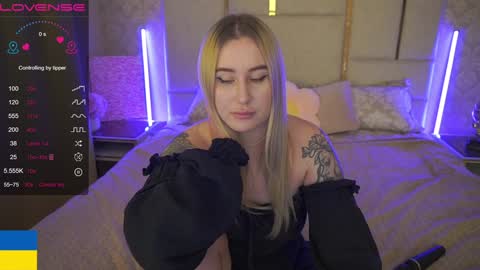 AROLINA online show from December 2024 05:00:01 AM