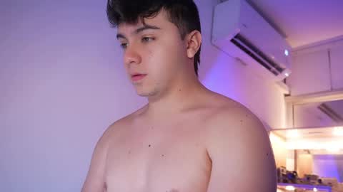 Snapshot of aron__cooper chatting on May 2026 03:15:01 AM aron__cooper online show from May 2026 03:15:01 AM