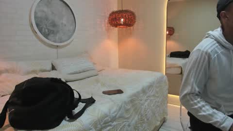 Snapshot of aron_bolt chatting on February 2026 10:41:02 AM ARON BOLT online show from February 2026 10:41:02 AM