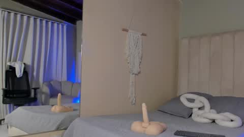 Snapshot of aron_bolt chatting on February 2026 11:46:02 AM ARON BOLT online show from February 2026 11:46:02 AM