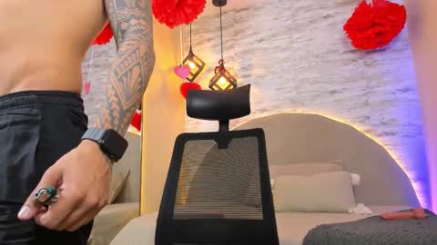 Snapshot of aron_bolt chatting on February 2026 10:38:01 AM ARON BOLT online show from February 2026 10:38:01 AM