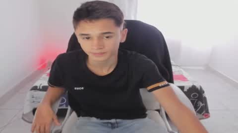 Aaron online show from September 2025 07:59:02 PM