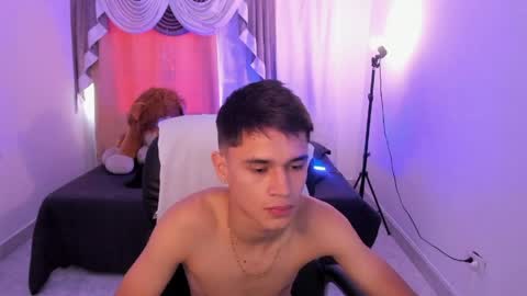 Aaron online show from April 2026 08:06:01 PM