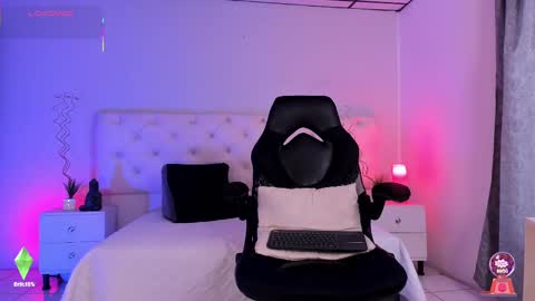 Aron cruz  online show from September 2025 01:33:02 PM