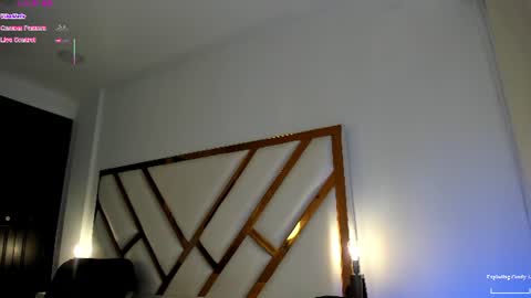 Snapshot of aron_cruz12 chatting on June 2026 01:30:01 PM Aron cruz online show from June 2026 01:30:01 PM