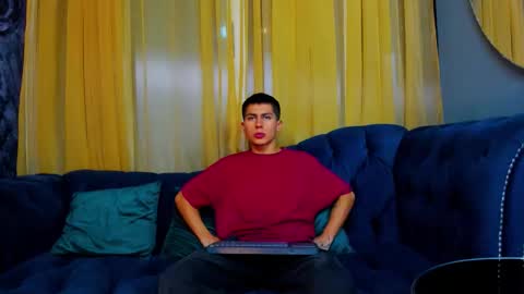 aron_pulse online show from January 2026 01:38:01 PM