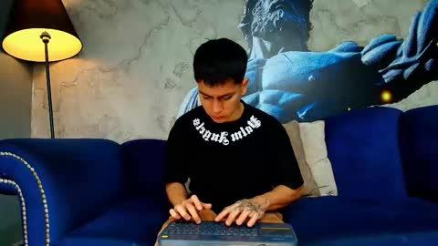 Snapshot of aron_pulse chatting on February 2026 01:15:01 PM aron_pulse online show from February 2026 01:15:01 PM