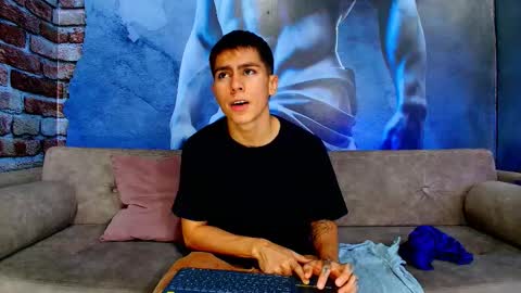 Snapshot of aron_pulse chatting on February 2026 01:40:01 PM aron_pulse online show from February 2026 01:40:01 PM