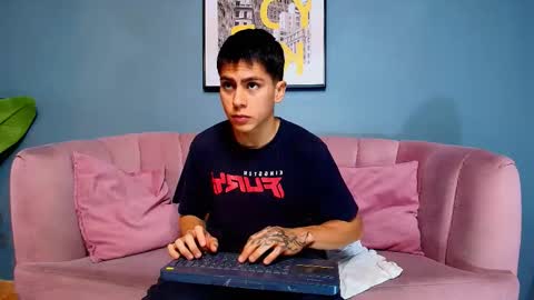 Snapshot of aron_pulse chatting on February 2026 02:27:02 PM aron_pulse online show from February 2026 02:27:02 PM