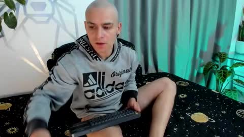 Aron Santoro online show from January 2025 02:25:01 AM