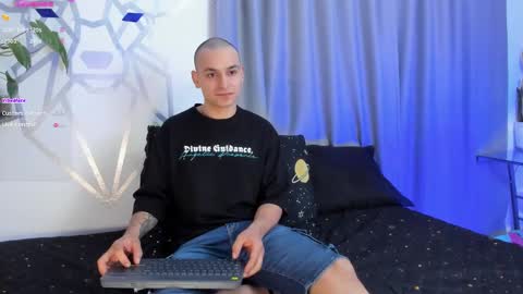 Aron Santoro online show from January 2025 03:54:01 AM