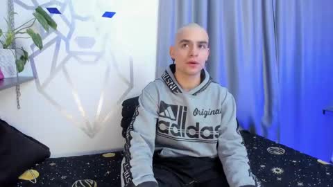 Aron Santoro online show from January 2025 04:33:02 AM