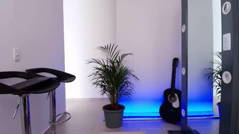 Aron Santoro online show from October 2025 12:39:02 PM