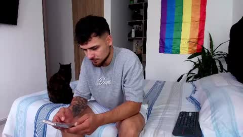 Snapshot of aron_santoro1 chatting on June 2026 05:10:02 PM Aron Santoro online show from June 2026 05:10:02 PM