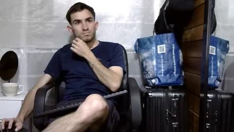 Snapshot of arongfranco chatting on November 2025 05:03:02 PM Aron G Franco online show from November 2025 05:03:02 PM